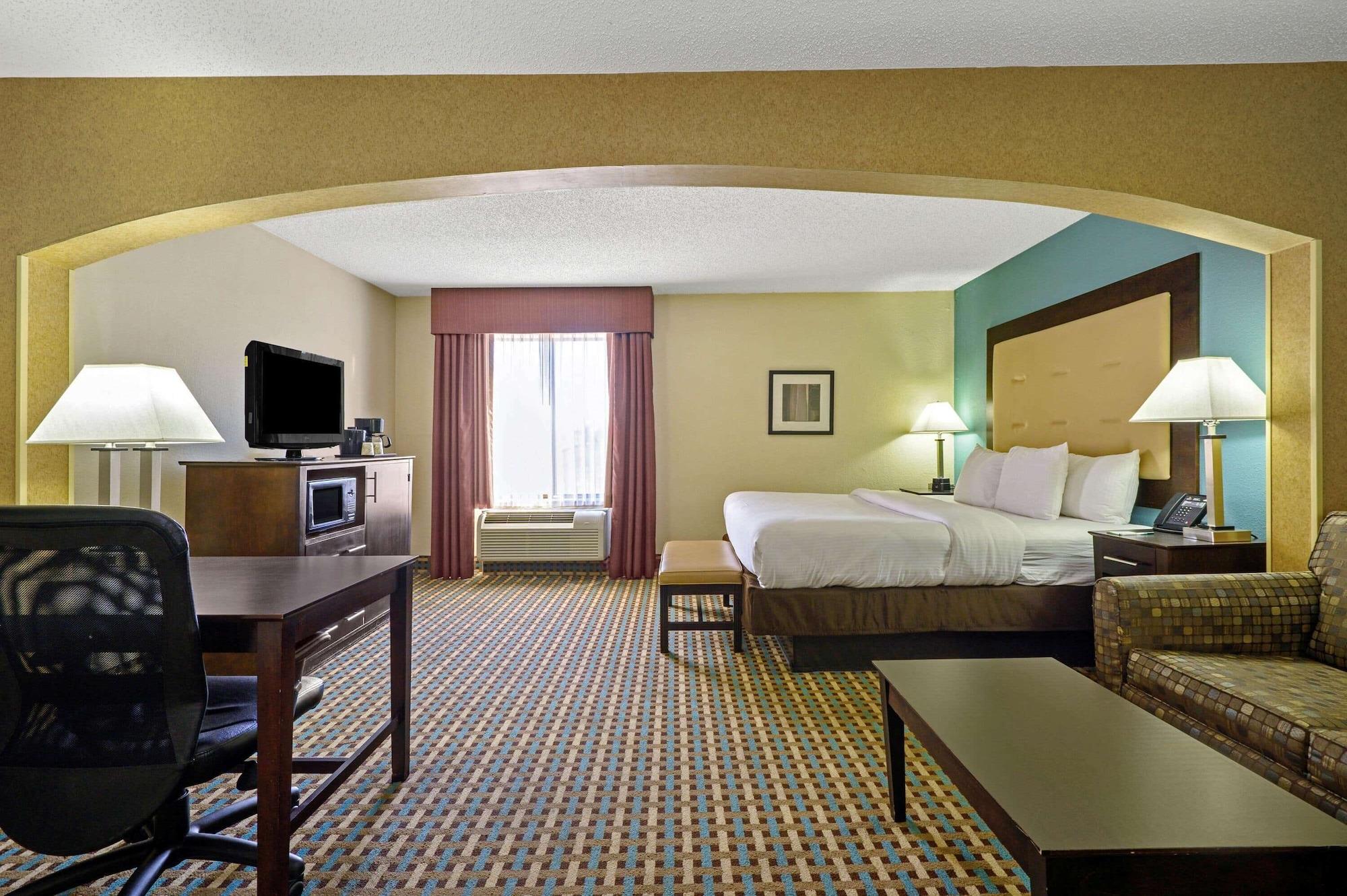 La Quinta Inn By Wyndham Columbia Se Fort Jackson מראה חיצוני תמונה